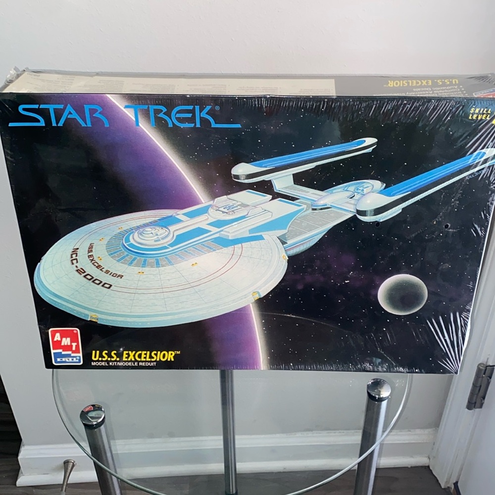 Star Trek U.S.S. Excelsior Model Kit